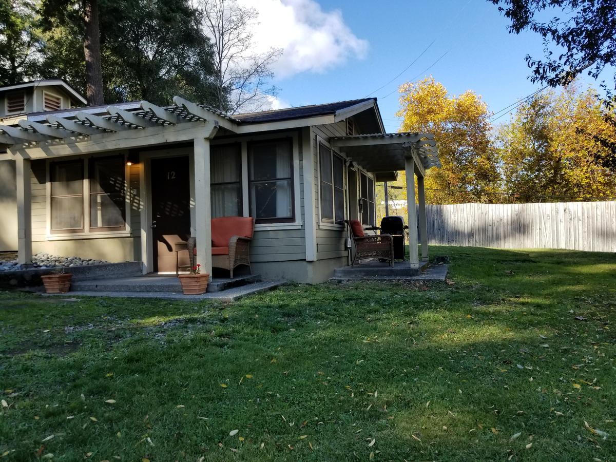 China Creek Cottages Willow Creek Exterior foto